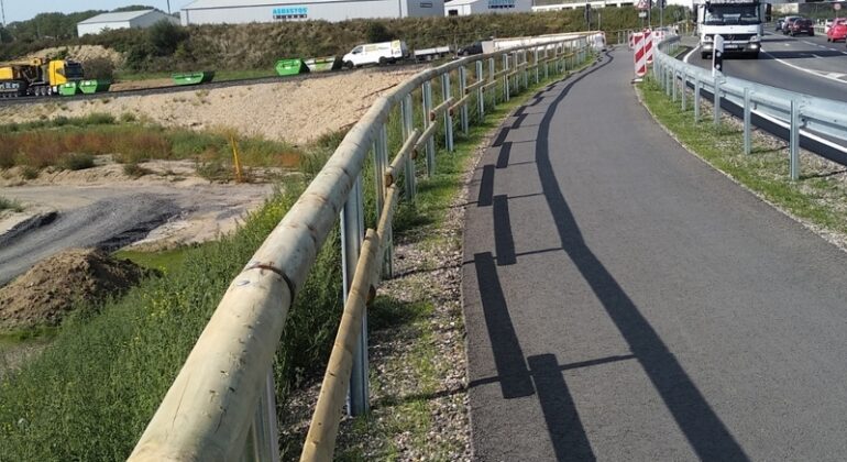 21-08 Holz-Stahlgeländer